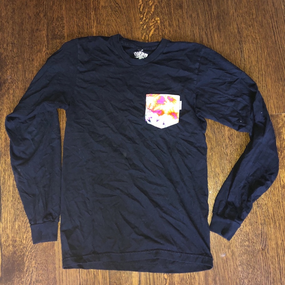 Serengetee long sleeve tee with tye dye pocket